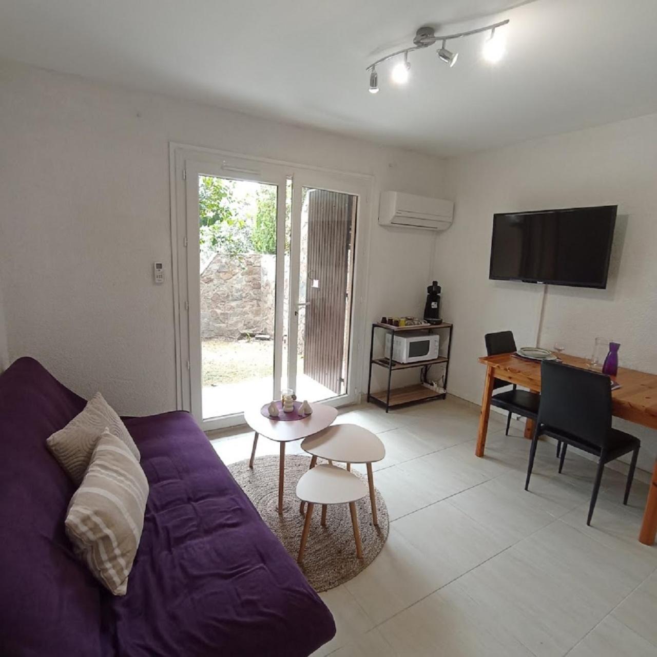 3cpf29 Avec Jardinet Et Parking, Proche Centre-ville Apartment